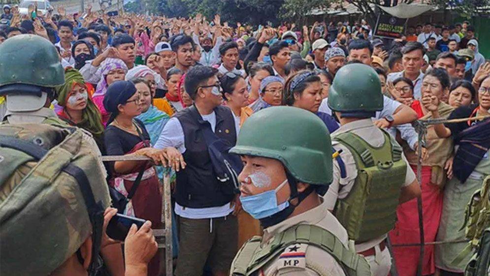 উত্তপ্ত হয়ে উঠেছে মণিপুর
