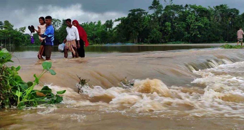 বাড়ছে নদীর পানি