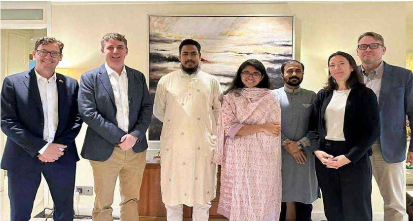 দূতাবাসের প্রতিনিধিদের