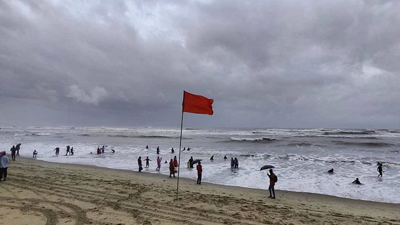 সতর্ক সংকেত নামানোর