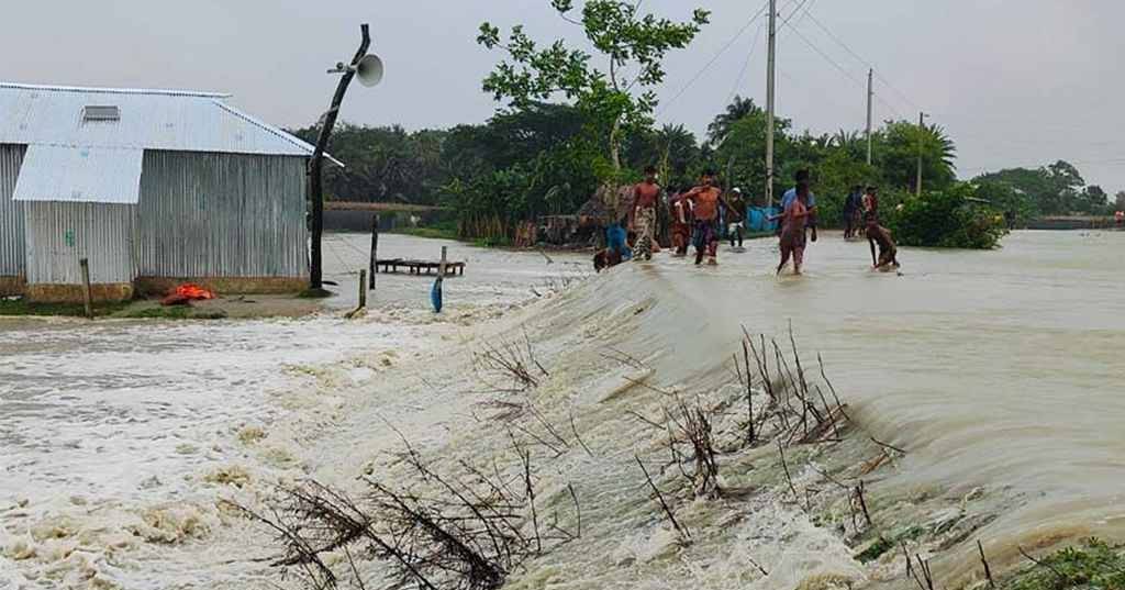 জলোচ্ছ্বাসের শঙ্কা