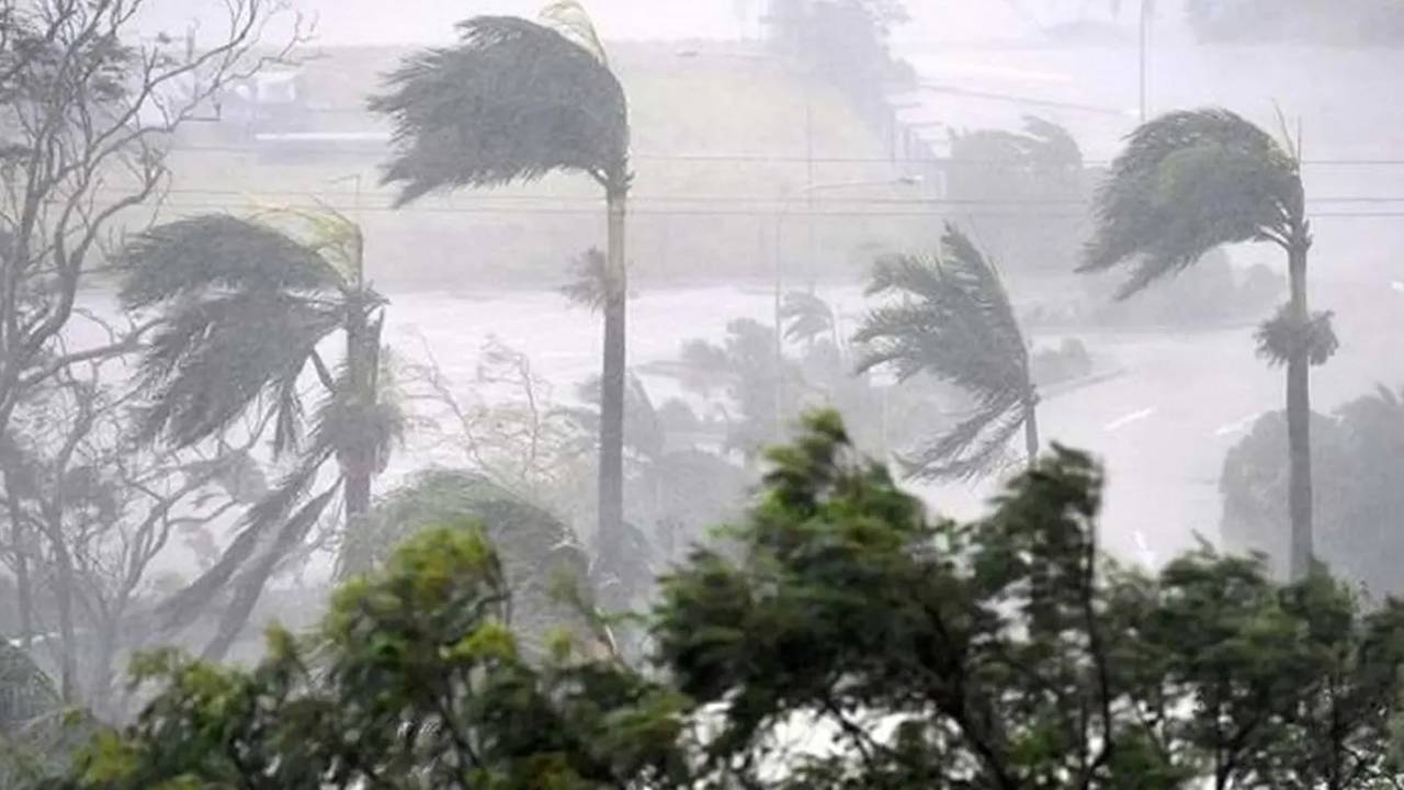 ঢাকাসহ ৯ অঞ্চলে ৮০ কিমি বেগে ঝড়ের আভাস