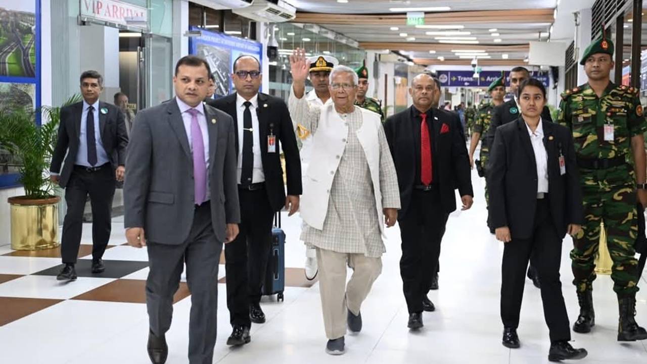 জাপানে পৌঁছেছেন প্রধান উপদেষ্টা